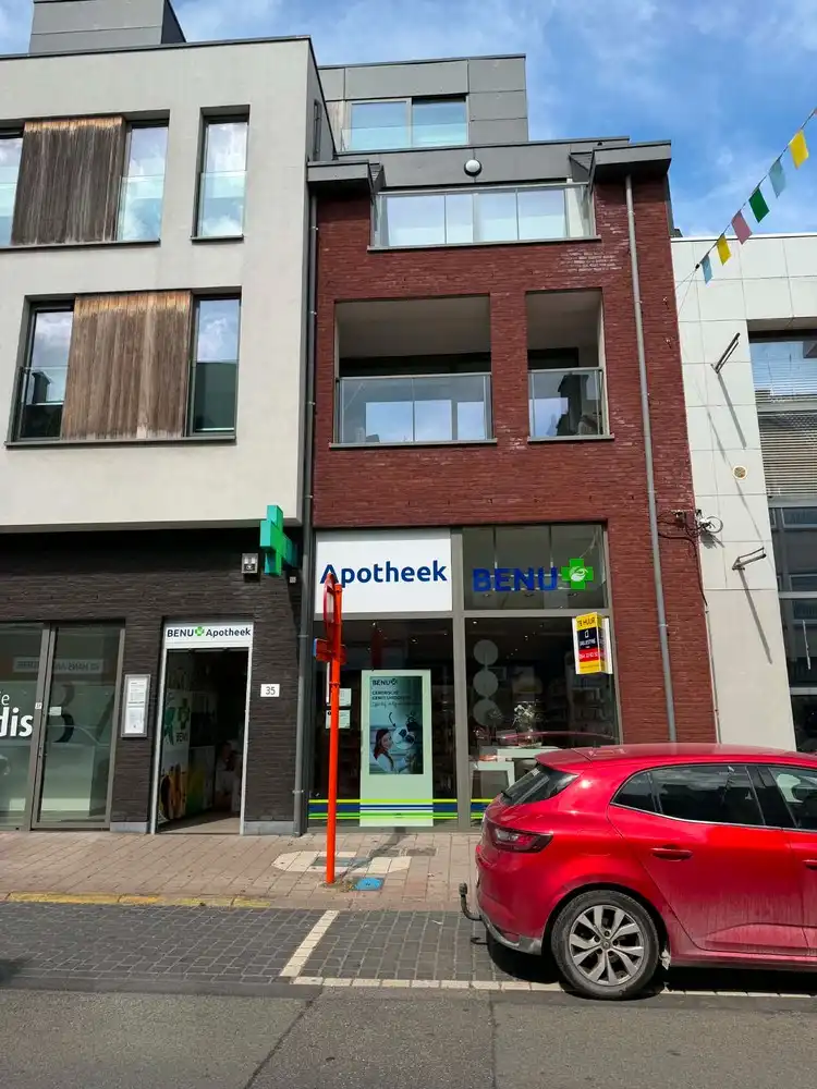 Modern commercieel pand op topligging nabij H&M en HEMA foto 2