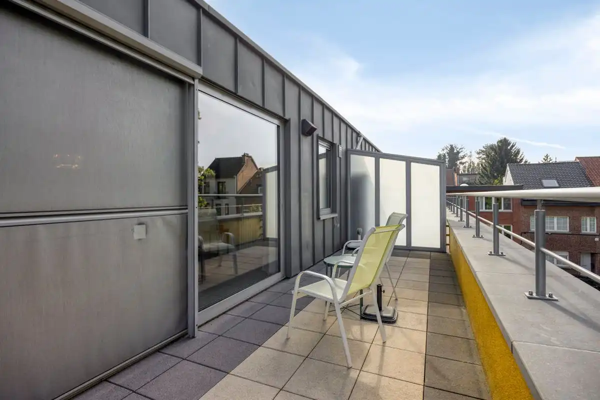 Lichtrijk instapklaar appartement met ruim terras en parking in Strombeek! foto 20