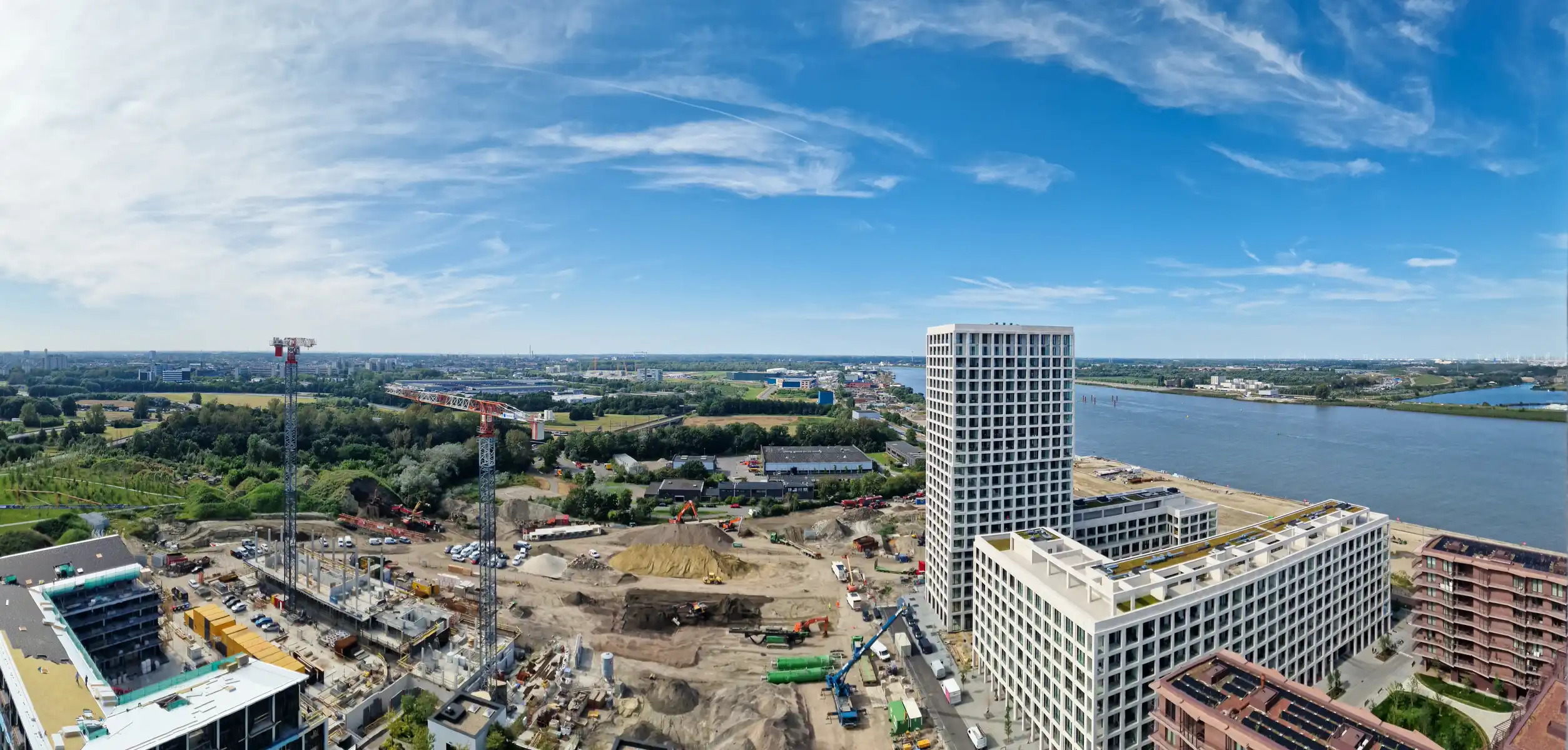 Gezellig ongemeubeld 2-slaapkamer app. met groot terras foto 8