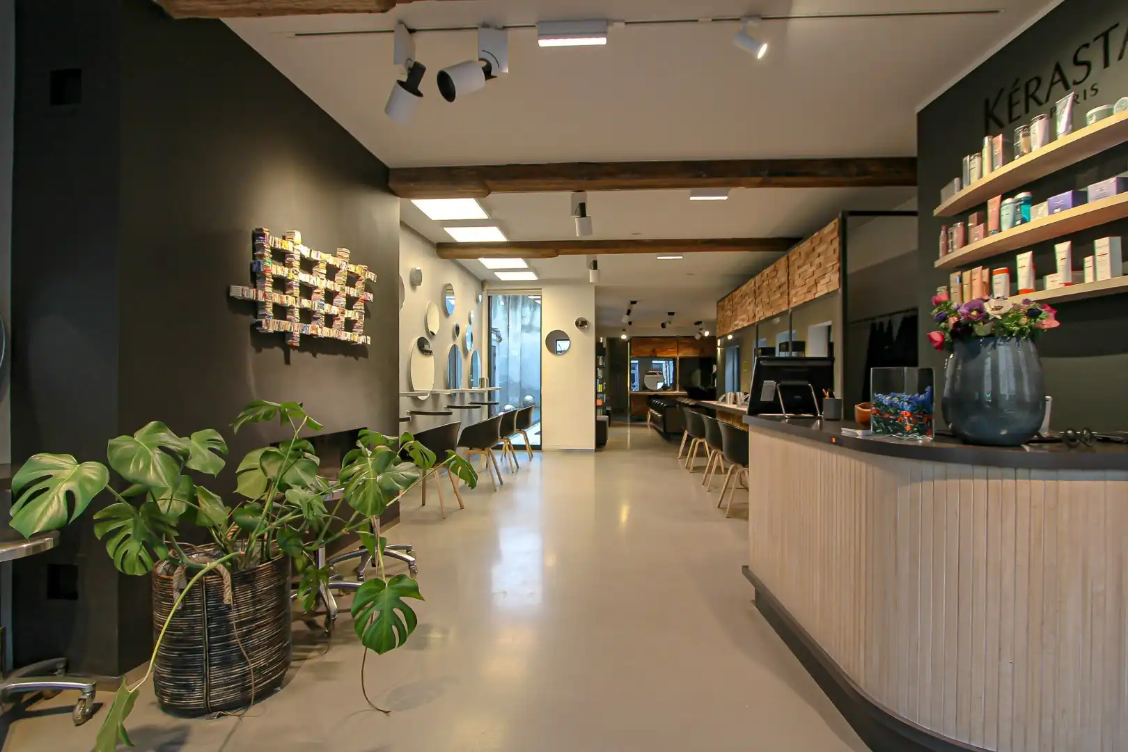 Handelsgelijkvloers Smedenstraat 13 Brugge te huur en te koop foto 2