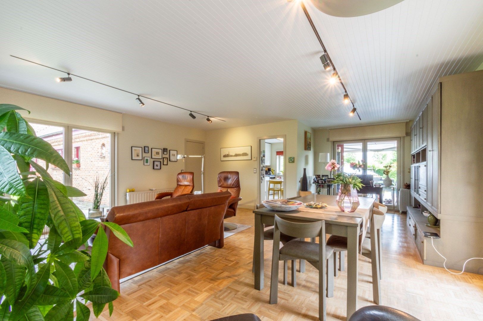 GELIJKVLOERSVILLA MET 3 SLP, GARAGE & ZWEMBAD ! foto 7