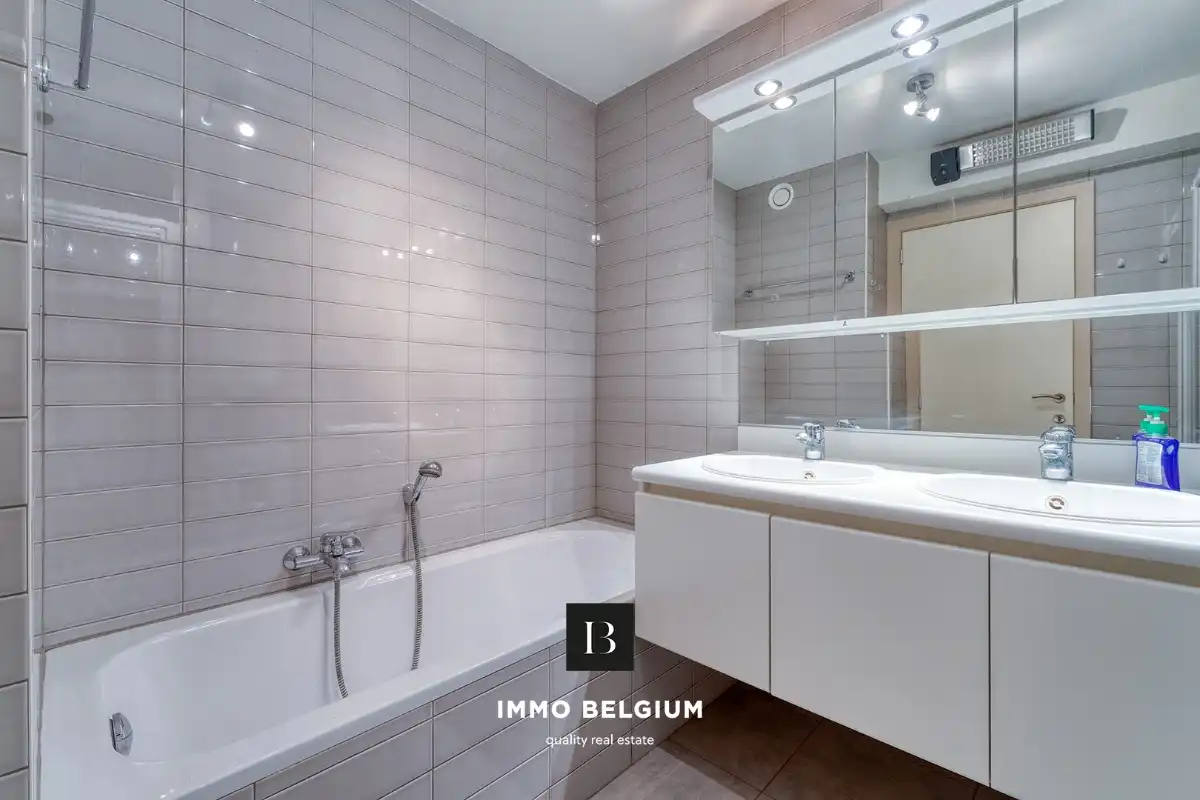 Ruim appartement met 3 slaapkamers nabij het centrum foto 11