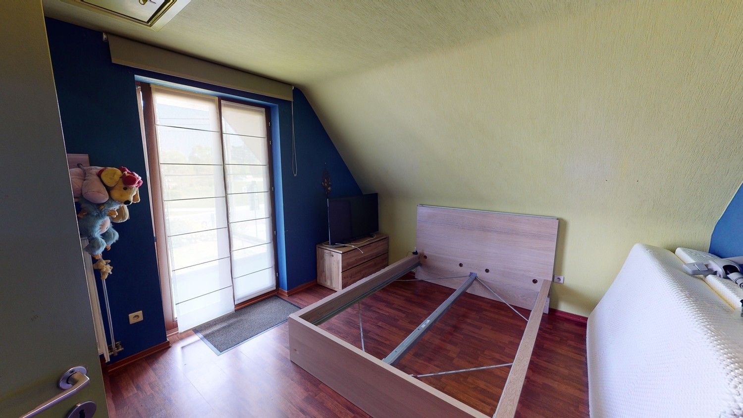 Ruime woning met 3 slaapkamers! foto 8