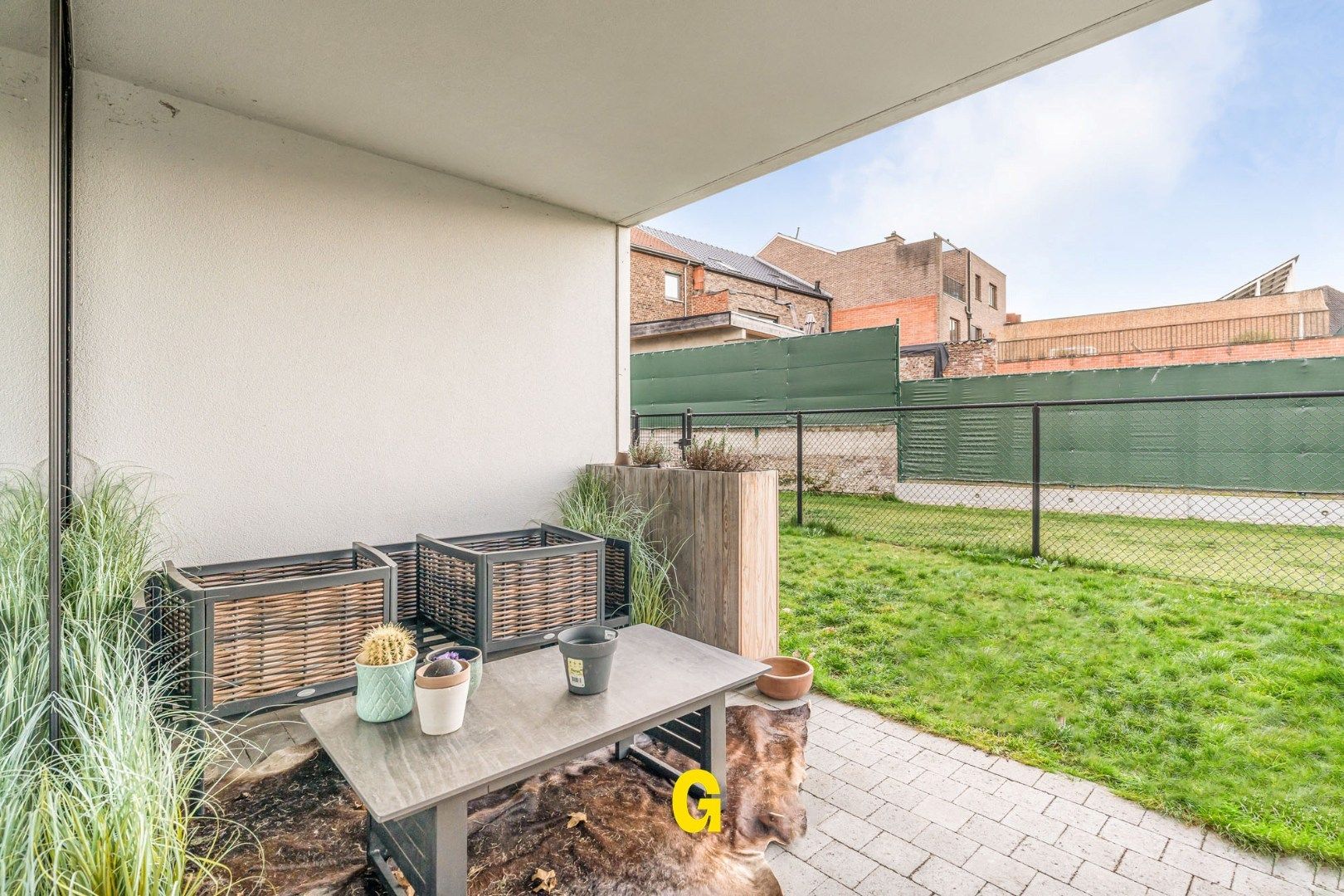 Recent gelijkvloersappartement met 2 slaapkamers, terras, voor- en achtertuin, standplaats en extra ruime berging in hartje Hoeselt foto 14