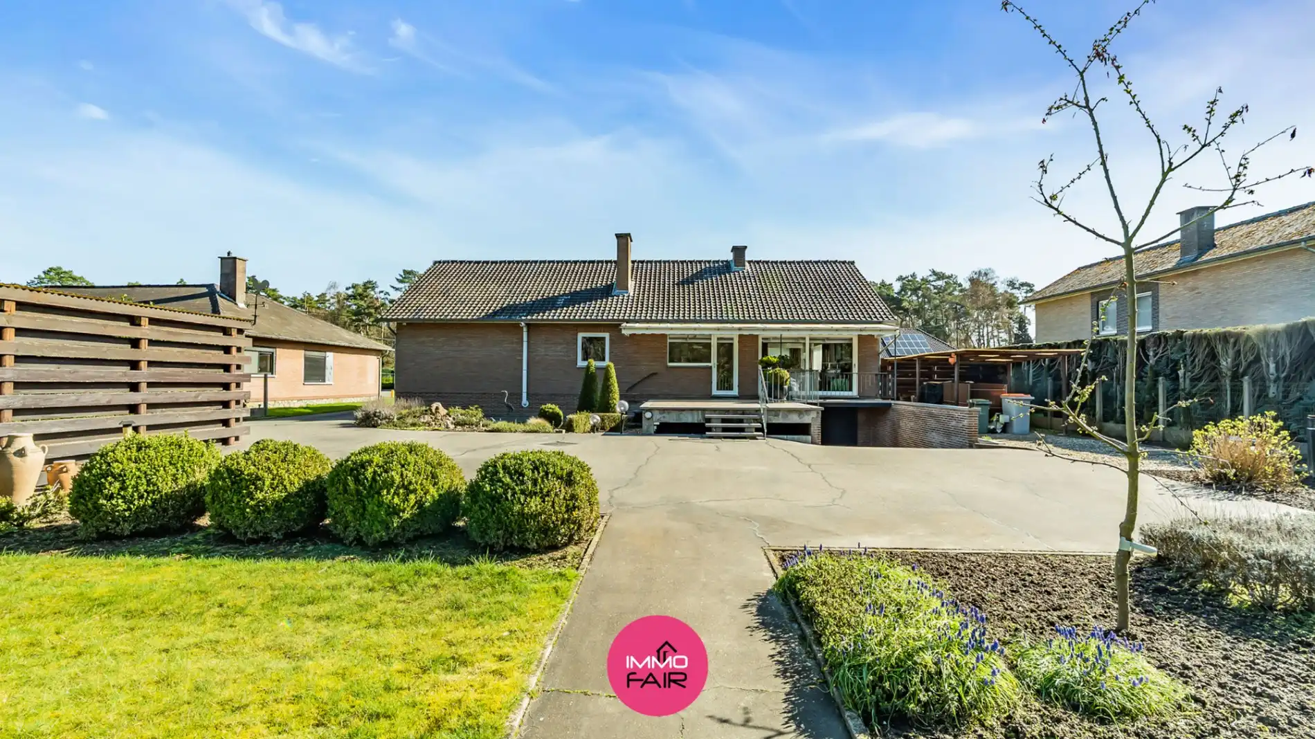 Charmante bungalow met veel potentieel, op een rustige ligging in het groene Gellik foto 16