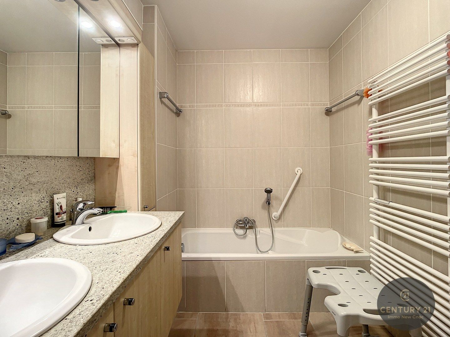 SUBLIEM 3 slaapkamer appartement met mogelijkheid aankoop RUIME GARAGEBOX foto 10