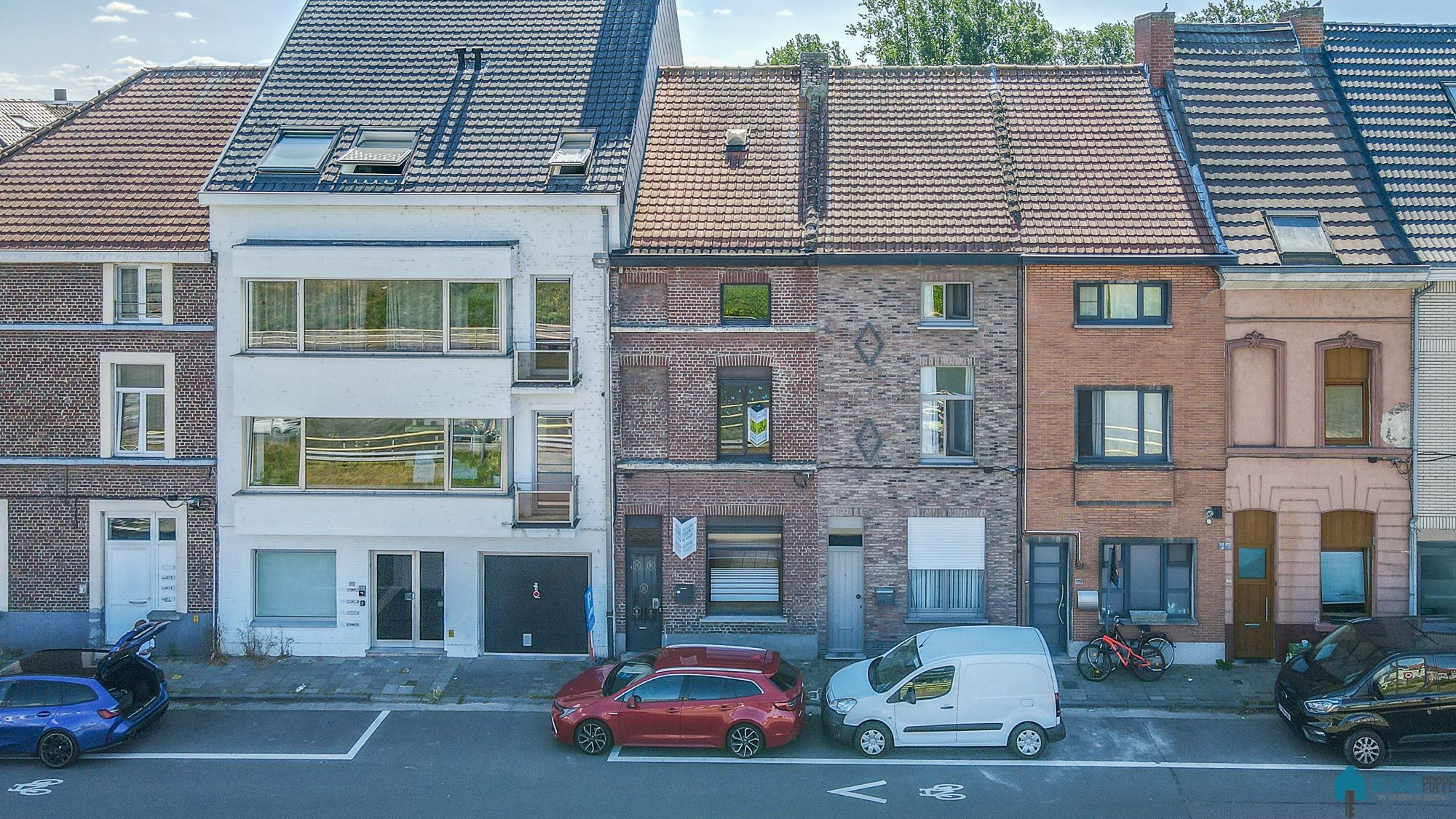 Hoofdfoto van de publicatie: EENGEZINSWONING MET RUIME KOER – GOED GELEGEN