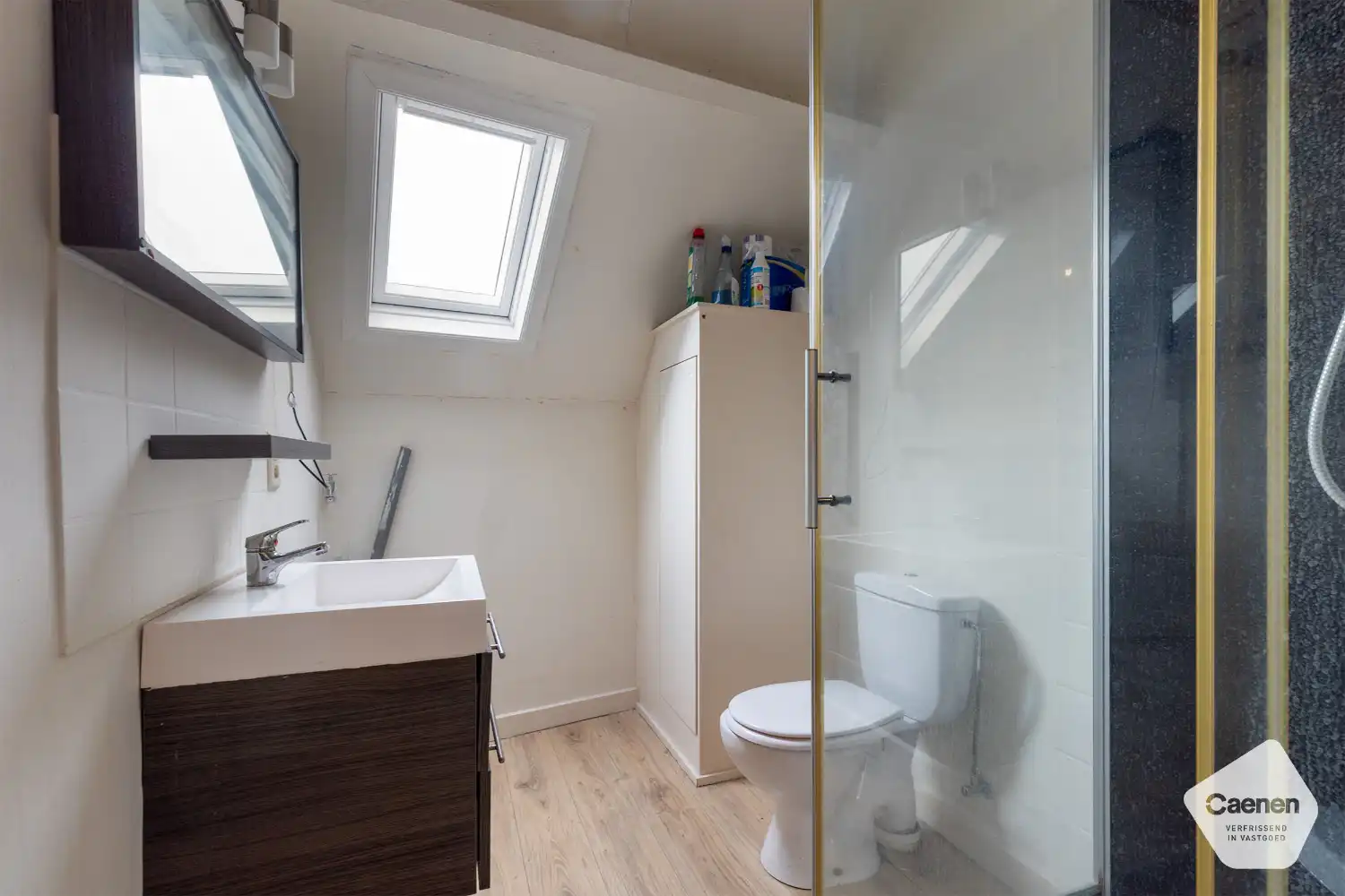 Te renoveren 2 slaapkamer appartement op een rustige locatie foto 9
