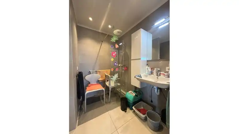 Gerenoveerde SERVICEFLAT met TERRAS en STANDPLAATS te koop in Assebroek Brugge foto 8