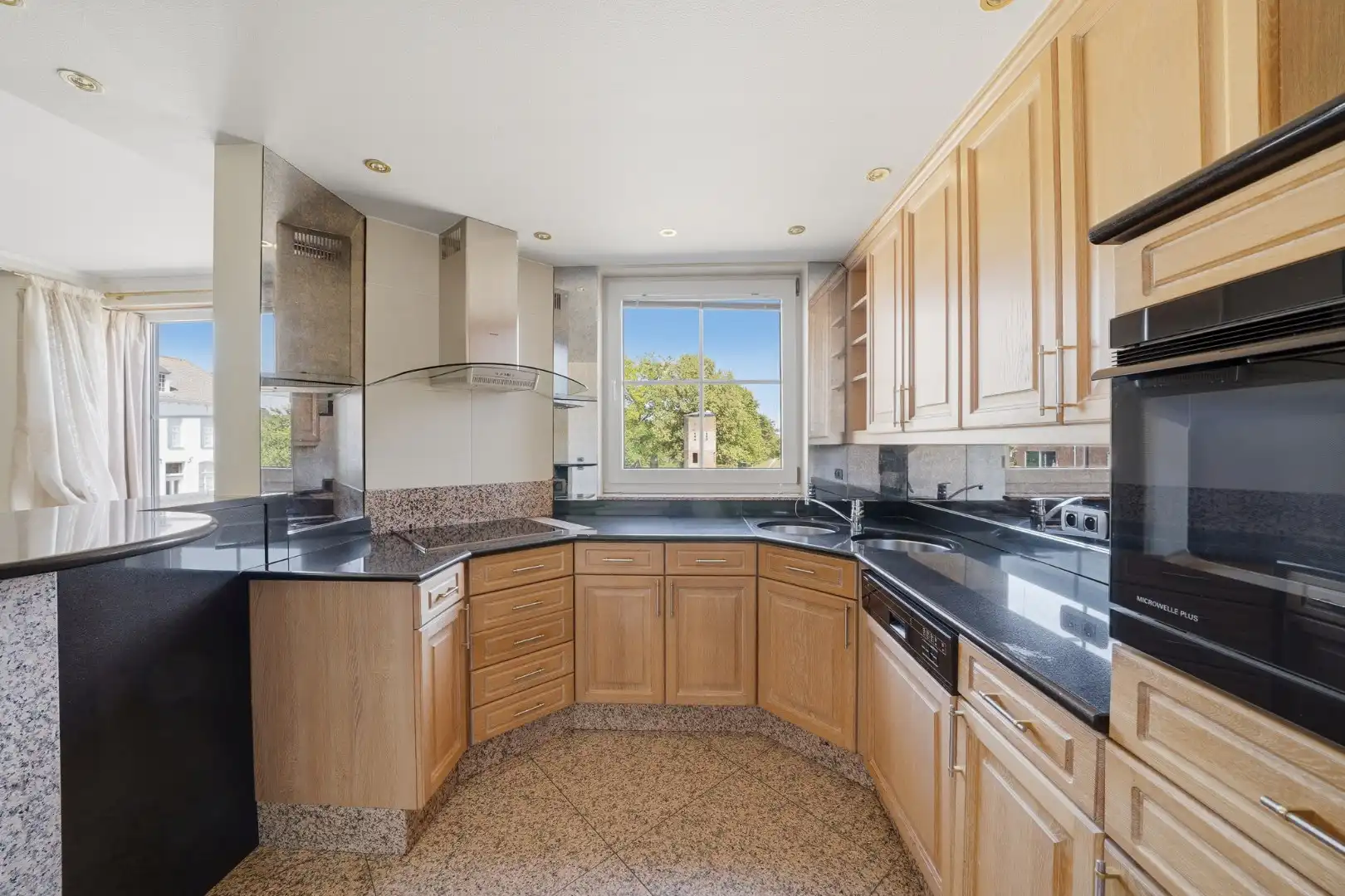 Instapklaar appartement met 2 slaapkamers en terras van 63 m² foto 9