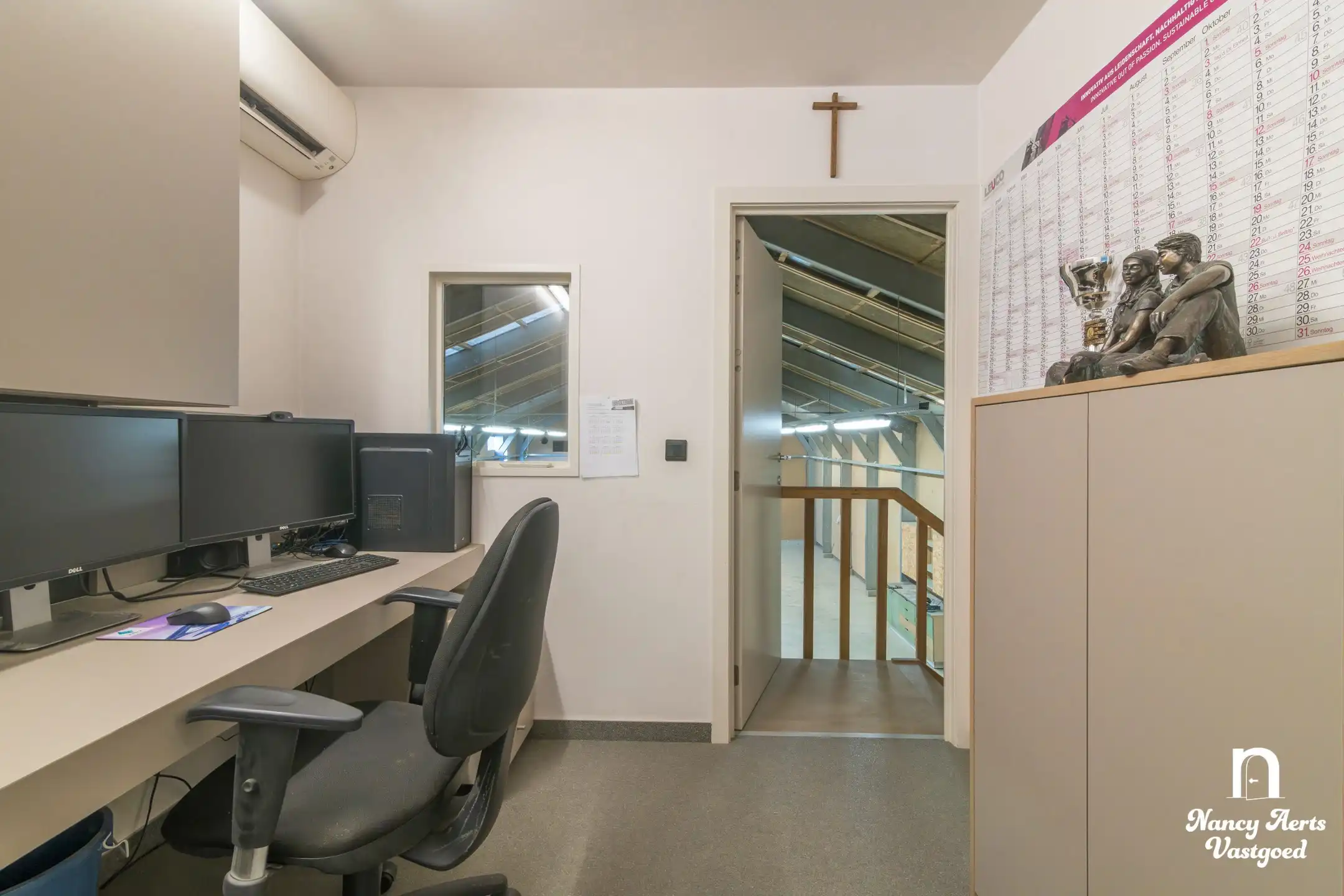 Loods van 550 m² met kantoor en woning met 4 slaapkamers foto 9