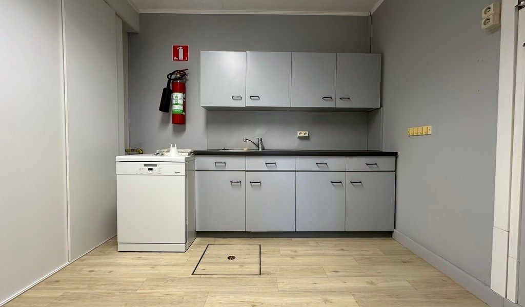 Alleenstaand kantoor te huur langs R4 te Wondelgem foto 4