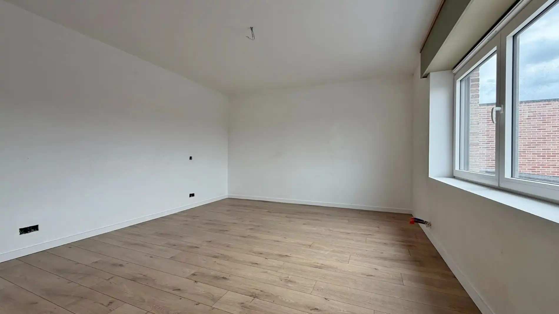 Zeer ruime nieuwbouwwoning in de dorpskern van Noordschote met grote garage en tuin.  foto 13