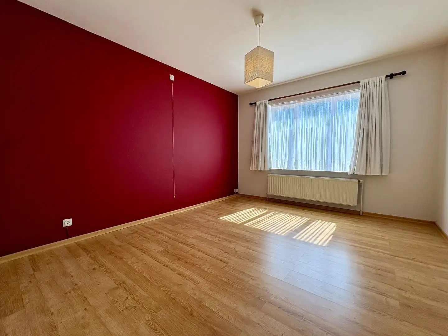 Appartement op de eerste verdieping met ruim zonneterras en 2 slaapkamers foto {{pictureIndex}}