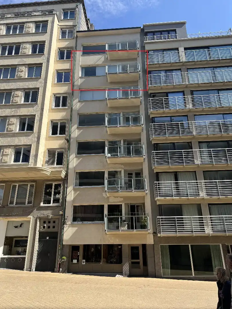 Te Huur – Appartement met Lateraal Zeezicht in het Centrum van Oostende foto {{pictureIndex}}