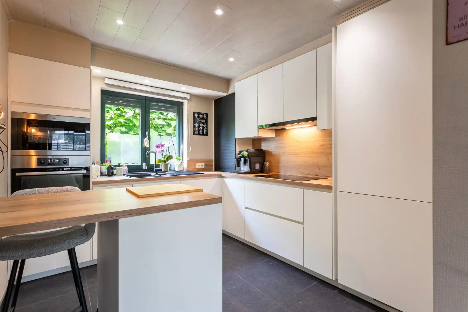 Gerenoveerde villa met 4 slaapkamers, garage en tuin in gegeerde woonwijk te Buizingen foto 5