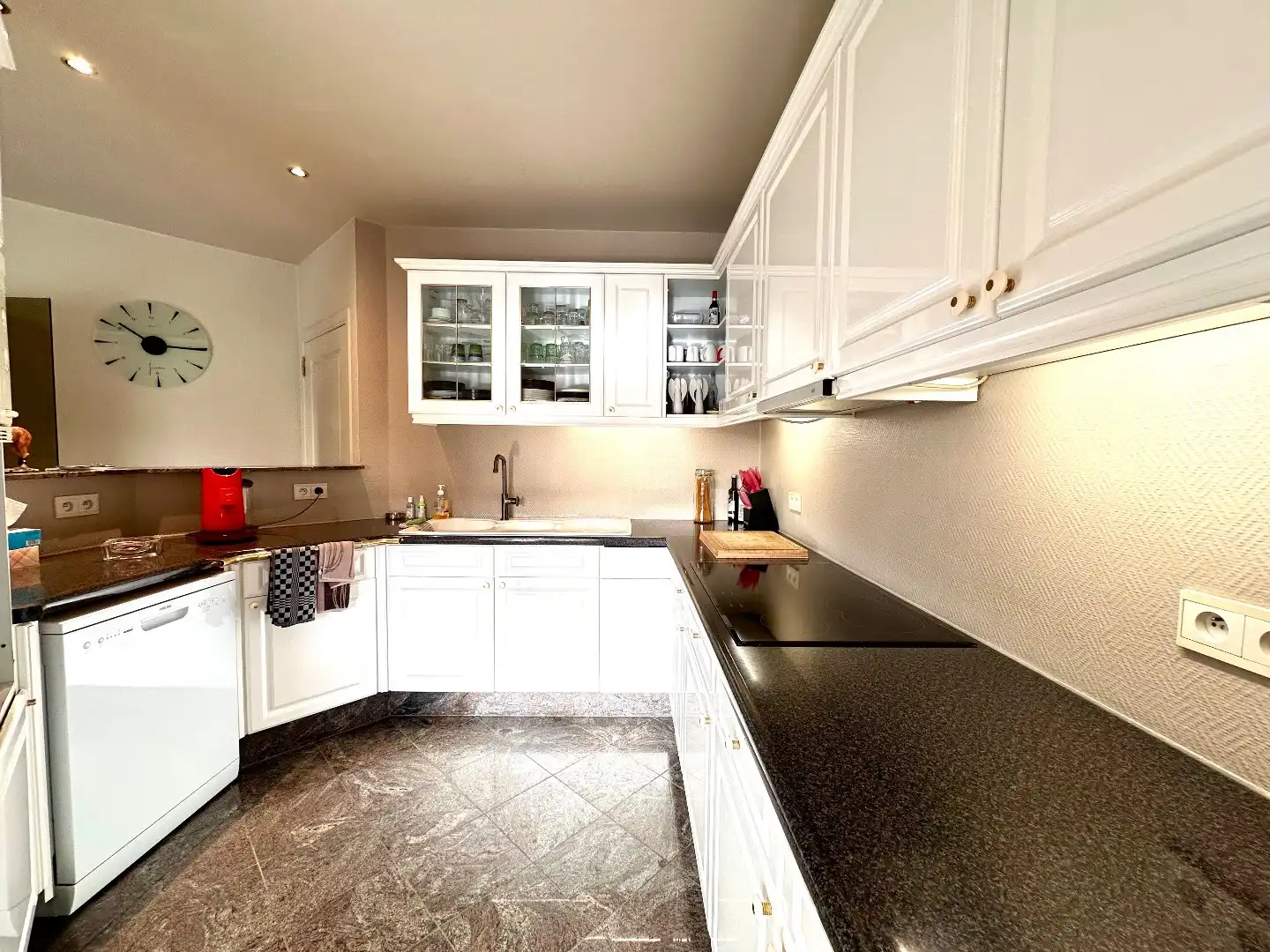 Authentieke vleugel van vierkantshoeve met hoogwaardige afwerking – gelegen in Rutten (Tongeren) foto 6