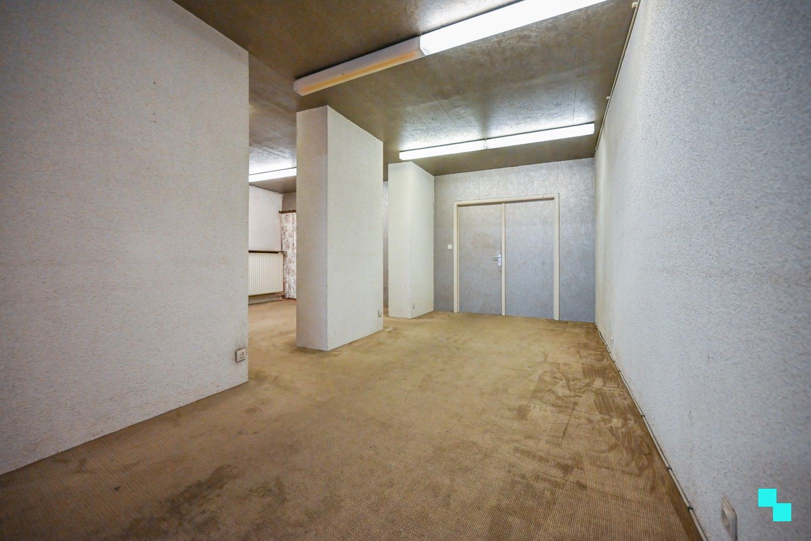 Ruime woonst met tal van mogelijkheden nabij centrum Izegem foto 9