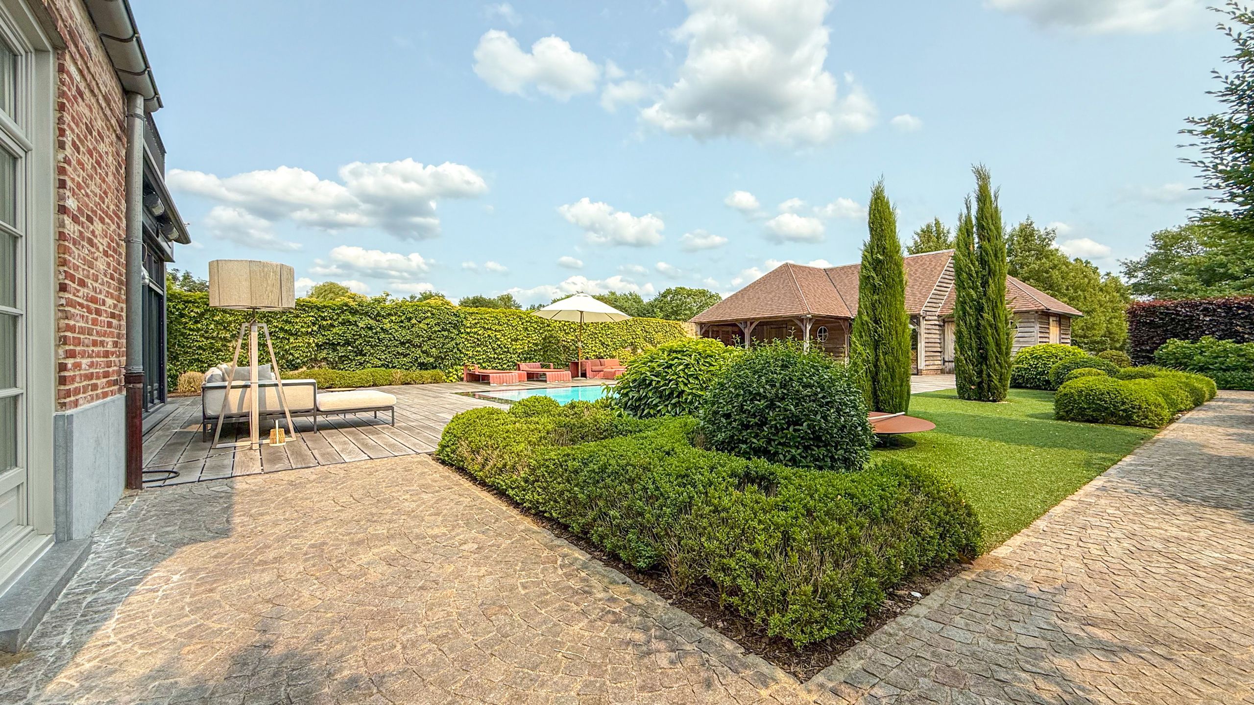 Exclusieve villa met zwembad op riant perceel in Koersel! foto 63