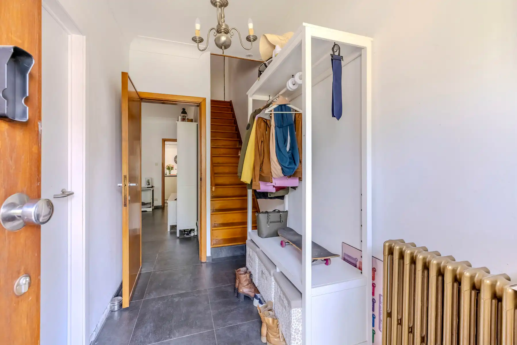 Woning met o.a. 3 slaapkamers in een doodlopende straat foto 3