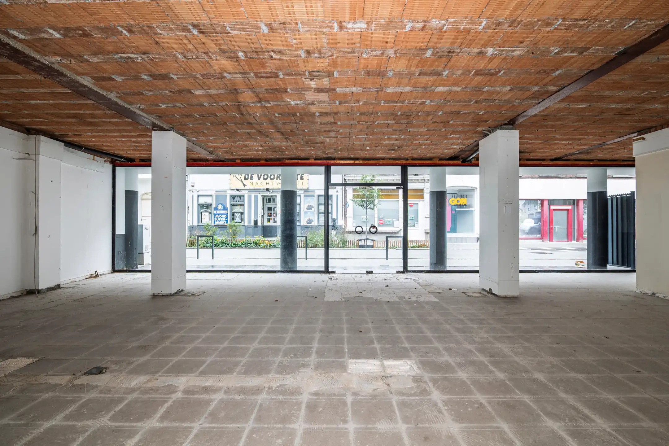 TE HUUR: Commerciële ruimte / Kantoorruimte foto 7