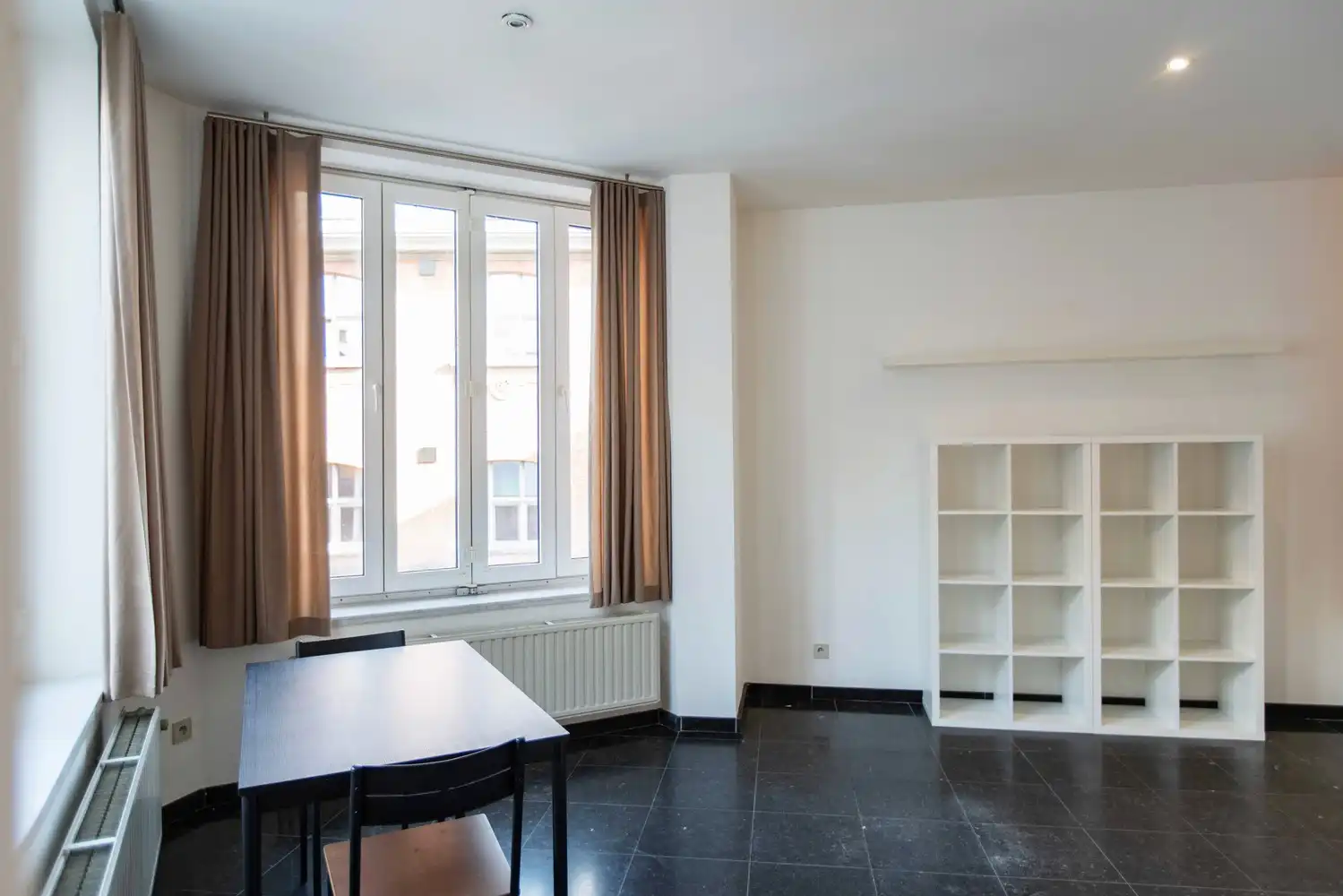 Rustig bemeubeld 1 slaapkamer appartement in het hart van Antwerpen. foto 5