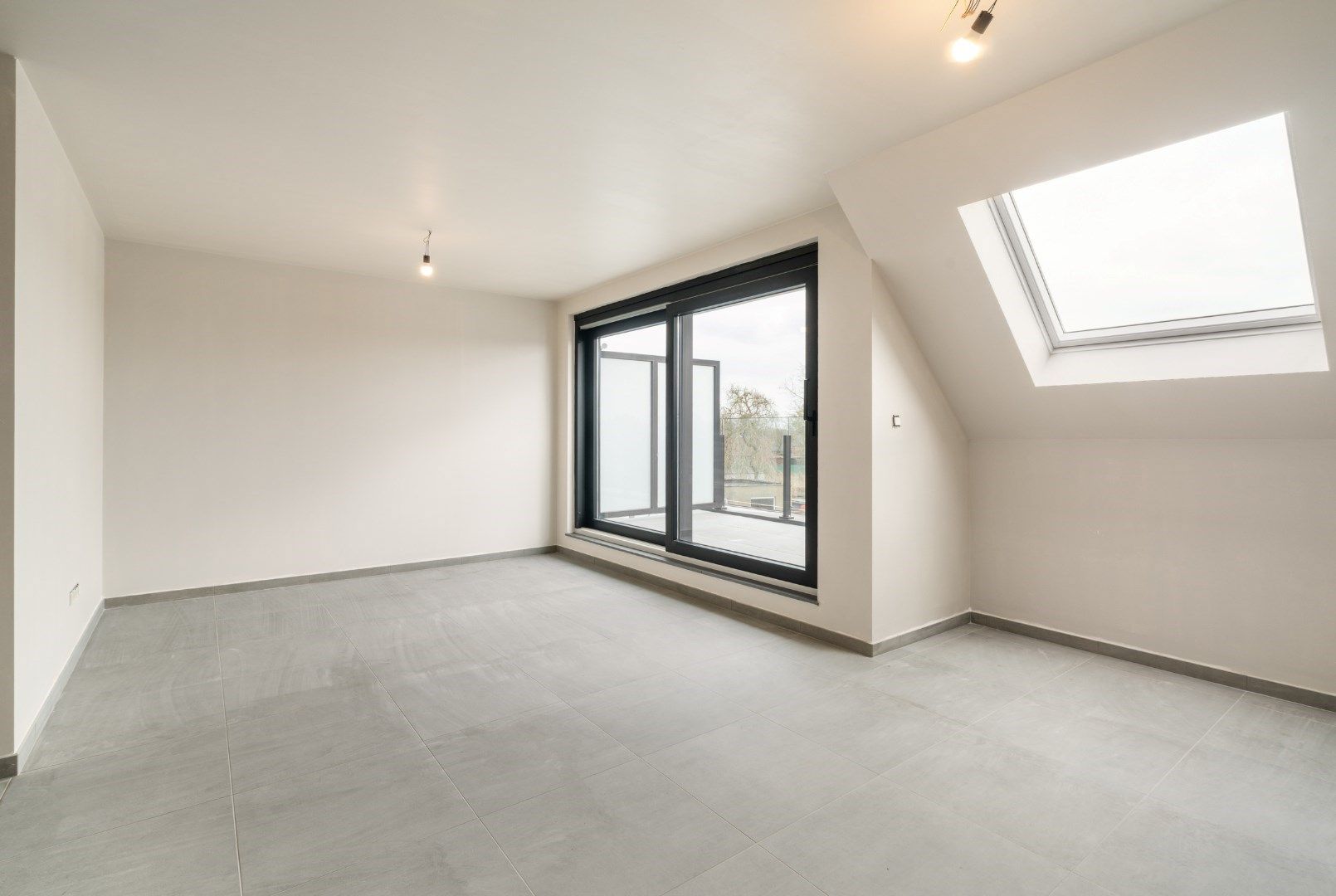 RUIM APPARTEMENT MET 3 SLAAPKAMERS foto 5