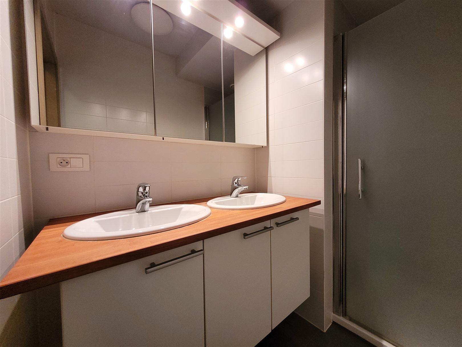Ongemeubeld appartement met 1 slaapkamer en slaaphoek foto 14