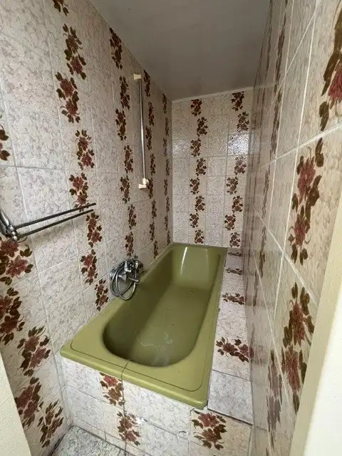 Centraal gelegen  te moderniseren huisje met 2 slaapkamers , overdekt terrasje en klein ateliertje. foto 6