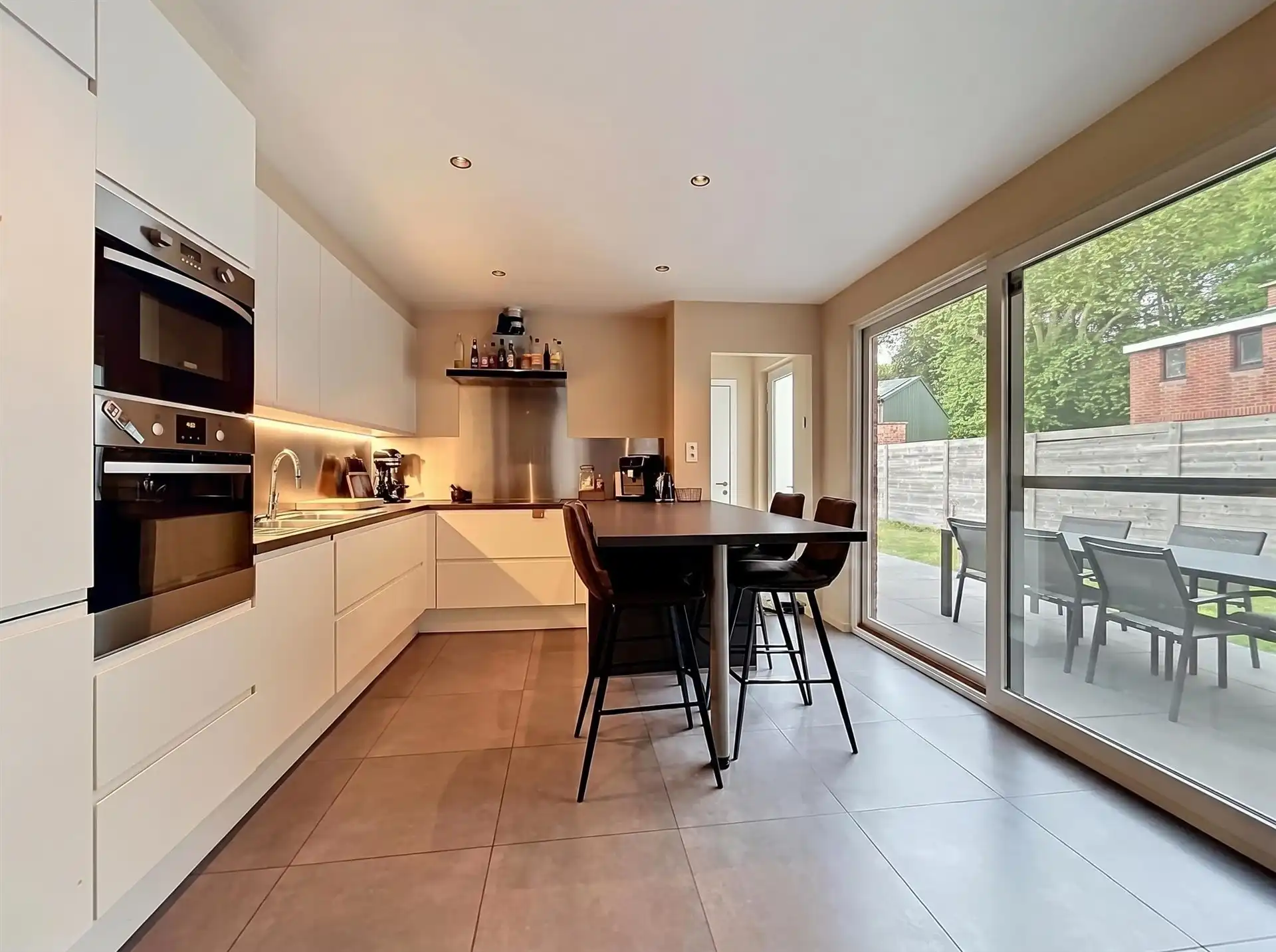 Instapklare gezinswoning met 4 slaapamers op perceel van 348m² foto 5