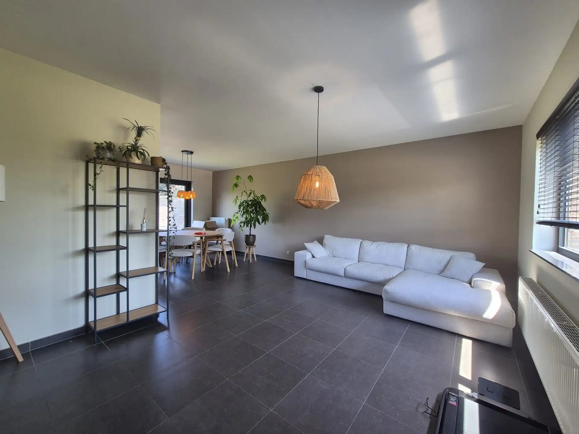 Mooi en prima gelegen ruime woning met tuin. foto 4