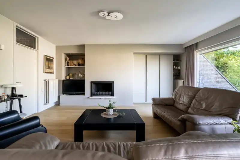 Unieke en ruime woning met geïntegreerd kantoor, 4 slpks en zuidgerichte tuin foto 11