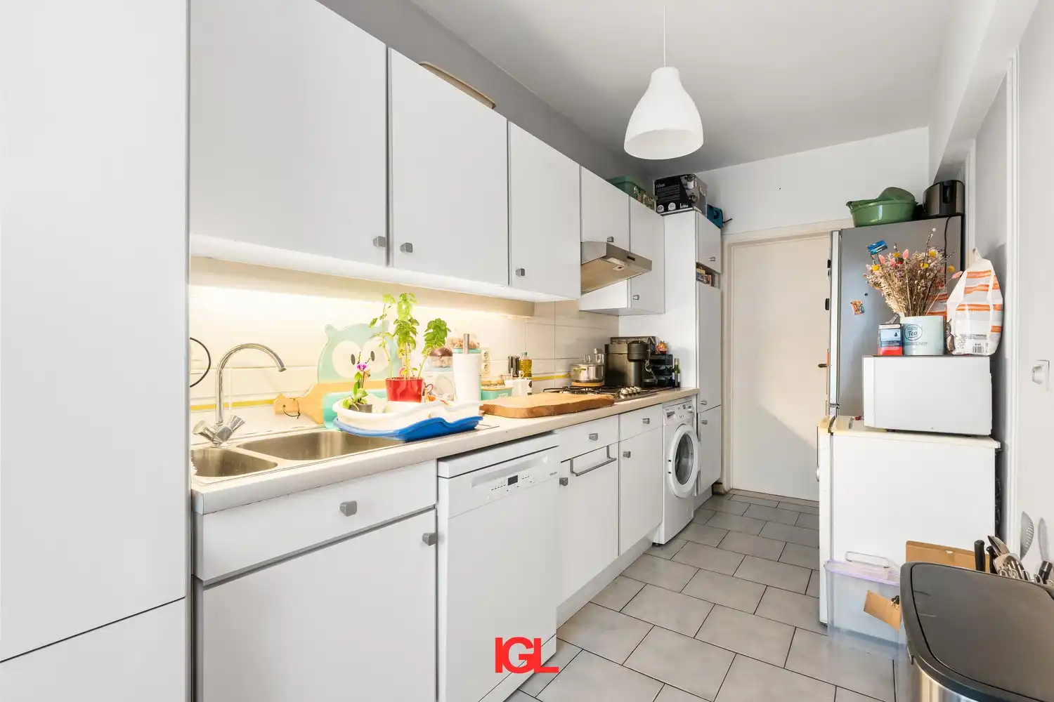 Zonnig & gerenoveerd één slaapkamer-appartement op grens Dilbeek-Molenbeek + optionele ondergrondse staplaats foto 7
