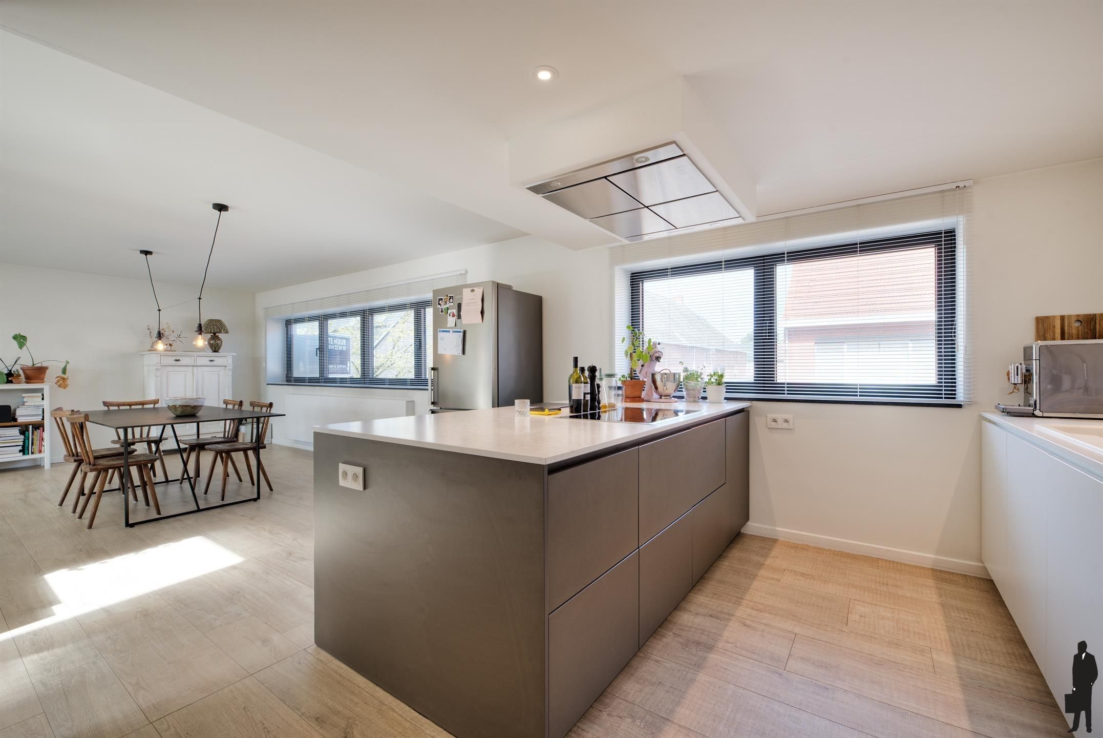 Ruime duplex met 3 slpk, carport, terras en tuin foto 5
