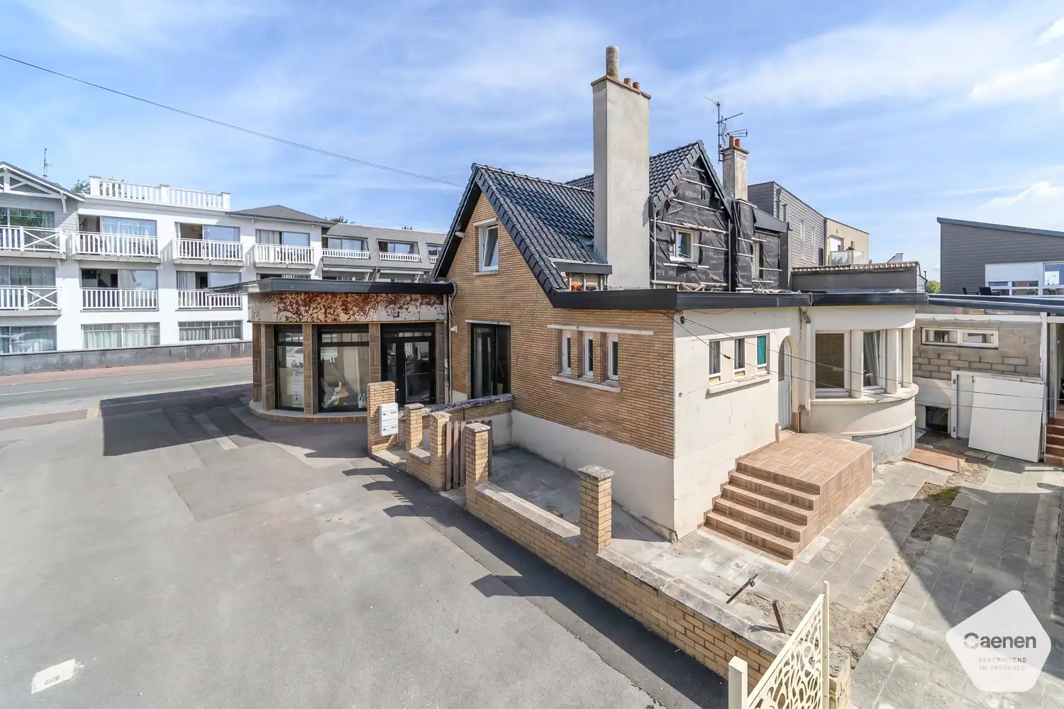 Te Koop – Handelszaak met Ruime Woning op Toplocatie aan de Belgisch-Franse Grens foto 2