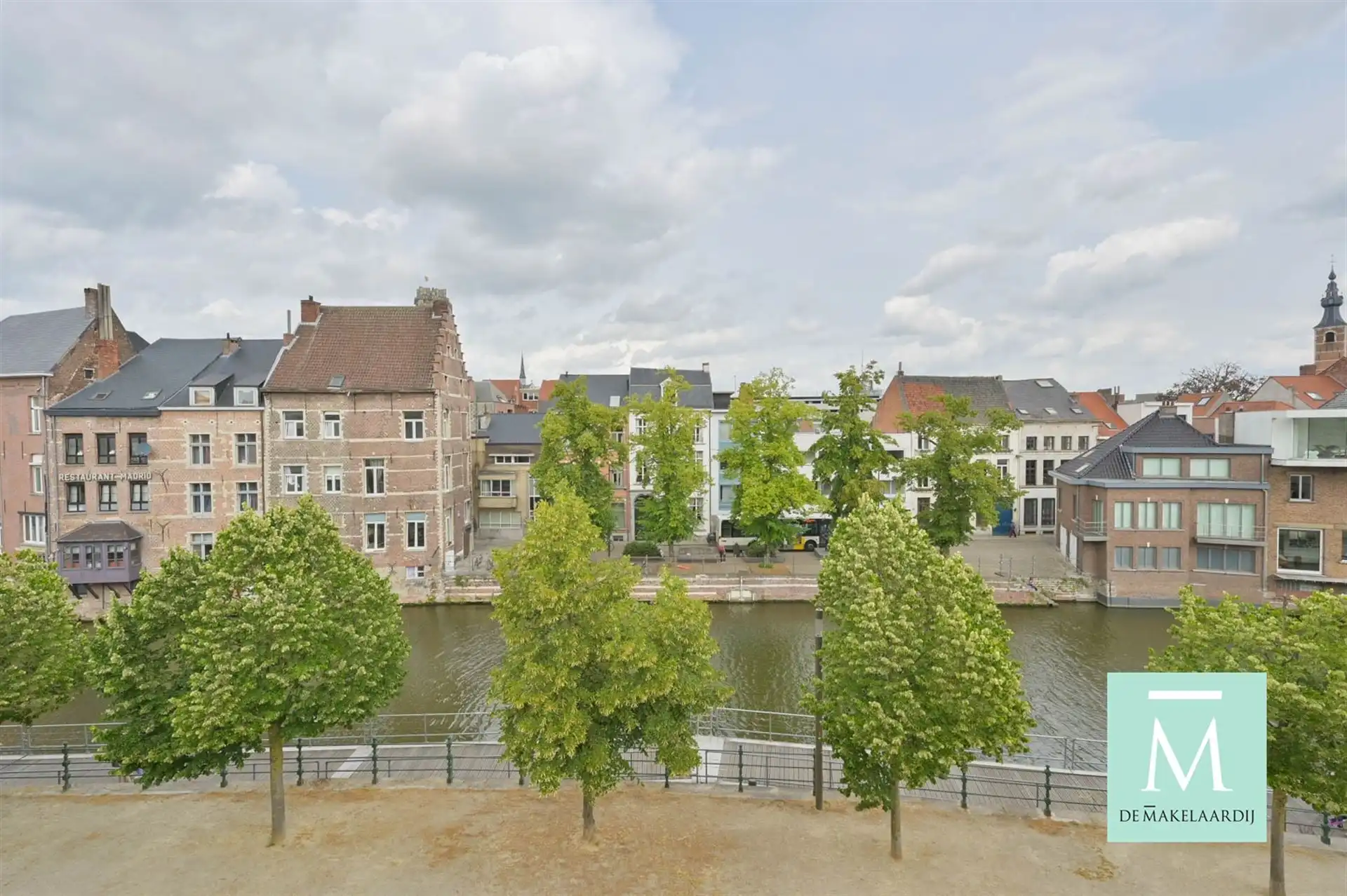 Gemeubeld 'Luxe' appartement te Mechelen foto 4