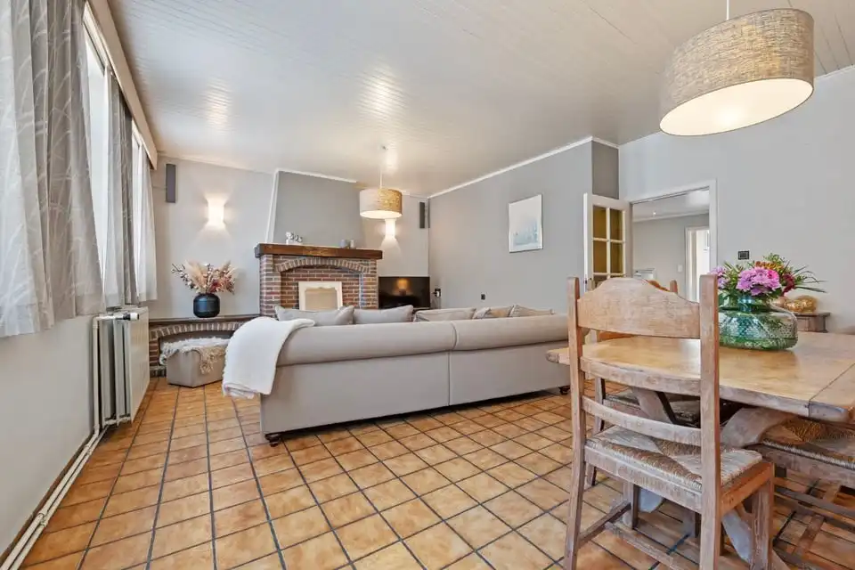 CHARMANTE WONING MET 3 SLKS EN EEN PRACHTIGE TUIN MET TAL VAN MOGELIJKHEDEN foto 11