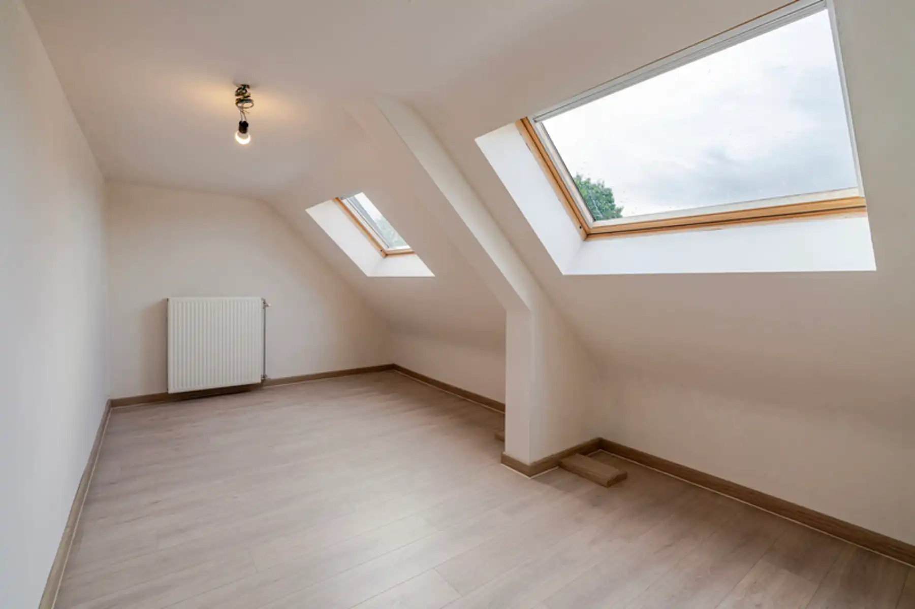 Gerenoveerde gezinswoning met 4 slpk aan station van Beernem foto 19