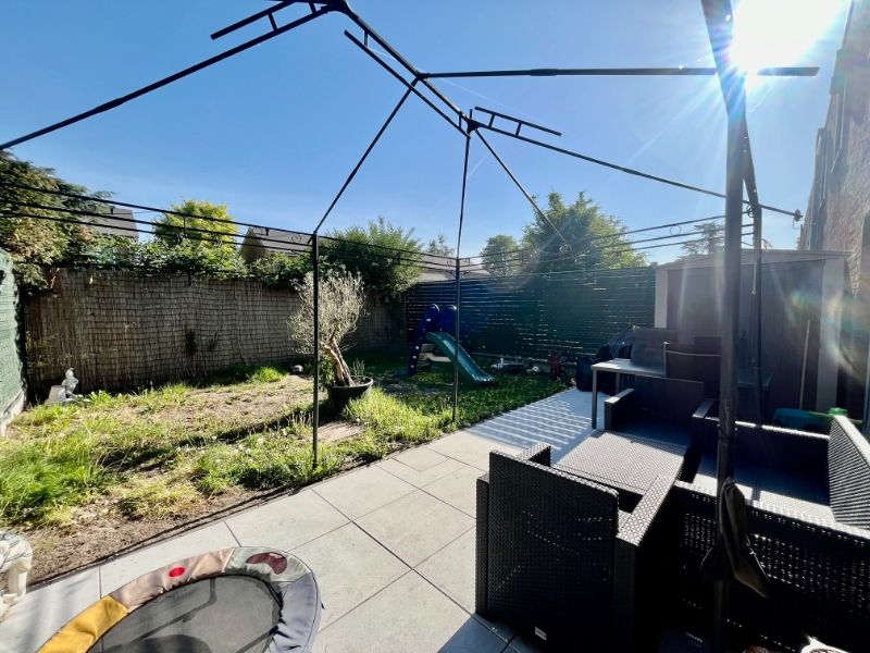 RECENTE WONING MET TUIN EN AUTOSTAANPLAATS foto 12