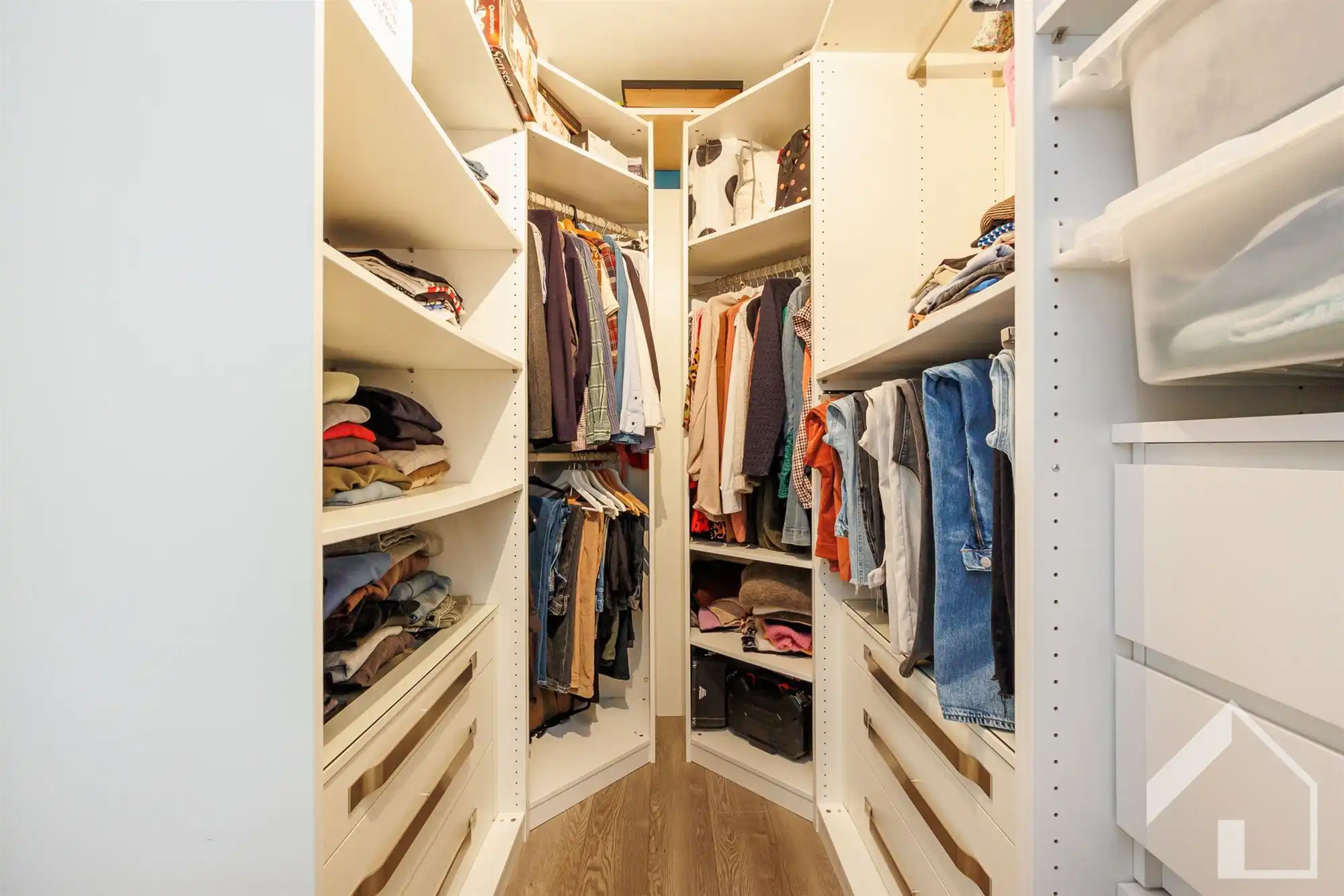 Instapklaar appartement met garagebox! foto 17