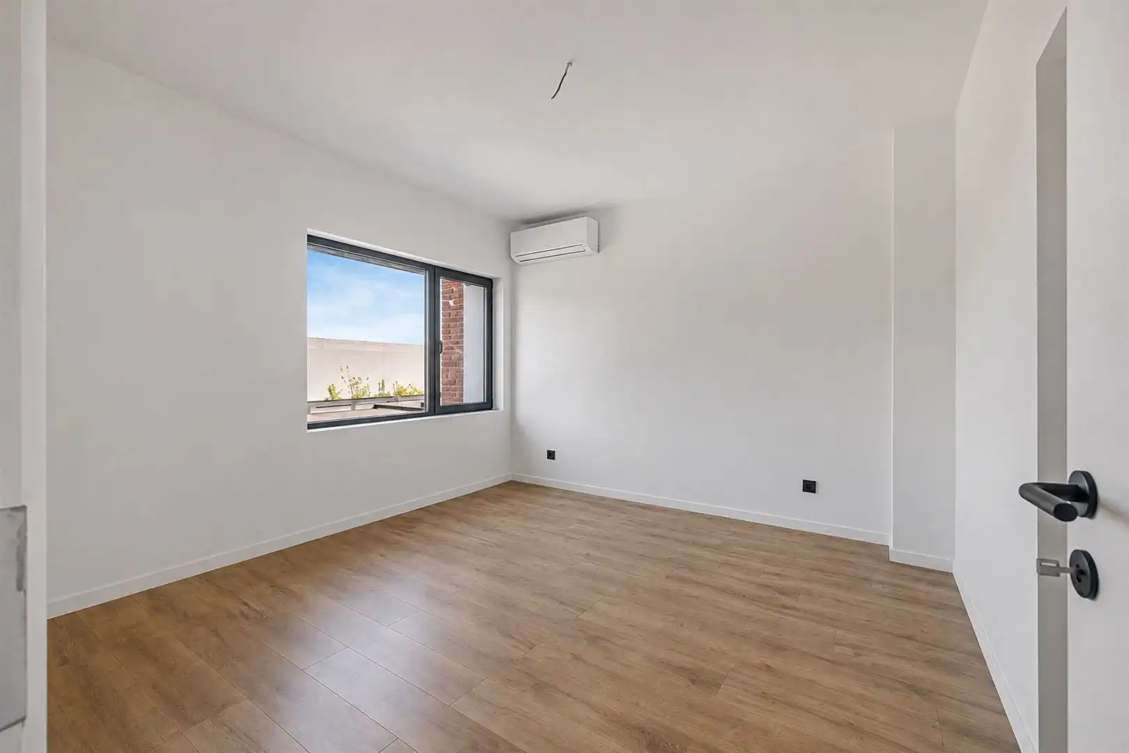 Totaal gerenoveerde en energiezuinige woning  foto 3