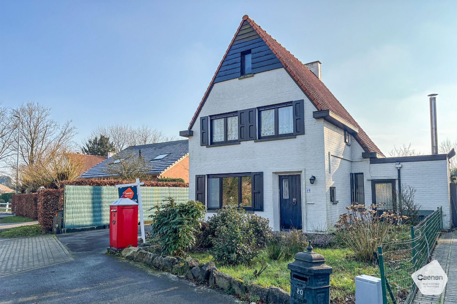 Hoofdfoto van de publicatie: Constructief sterke woning in een residentiële buurt op een perceel van 1035m²