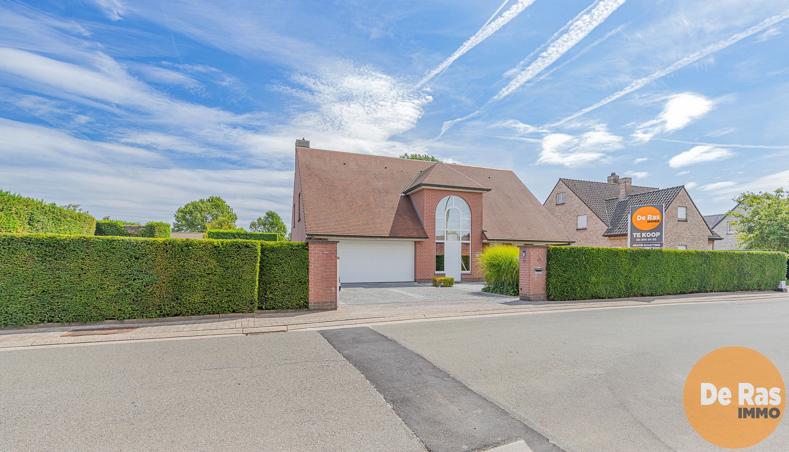 ERONDEGEM -  Prachtige villa in rustige straat nabij E40  foto {{pictureIndex}}
