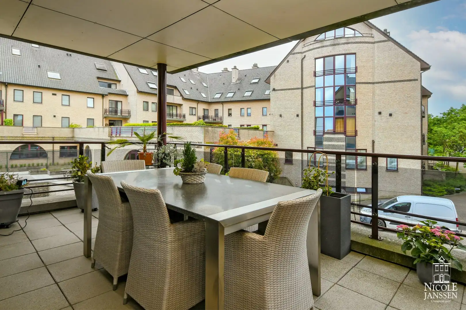 Ruim en luxueus appartement van 190m² met twee mooie terrassen en garage foto 28