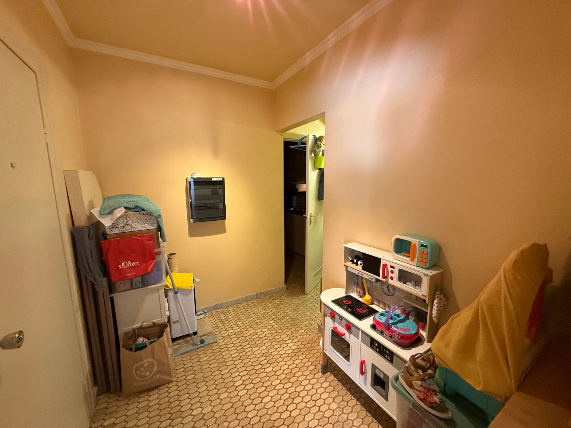 AALST - Gelijkvloers éénslaapkamerappartement. foto 3