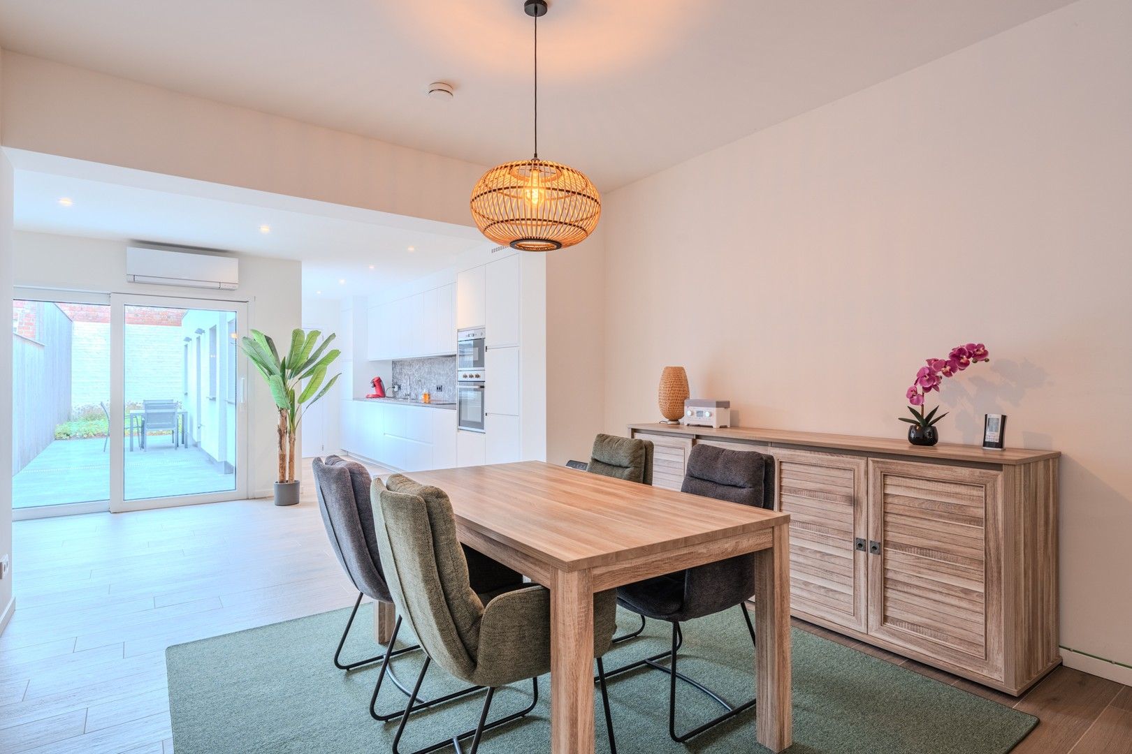 Energiezuinige woning (EPC A) nabij het centrum foto {{pictureIndex}}