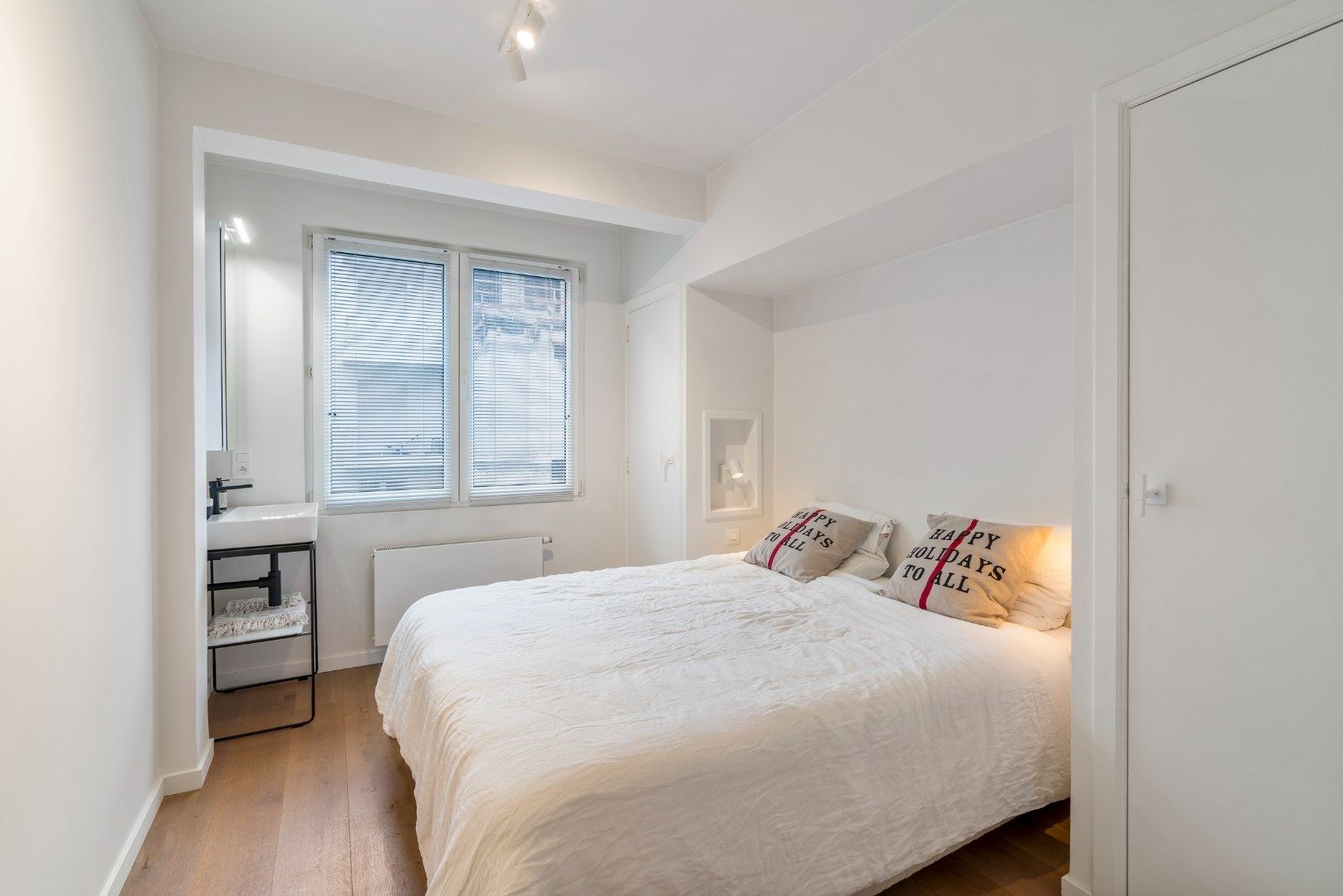 Uitstekend gelegen appartement met 3 slaapkamers in hartje Zoute op de Kustlaan aan de minigolf foto 9