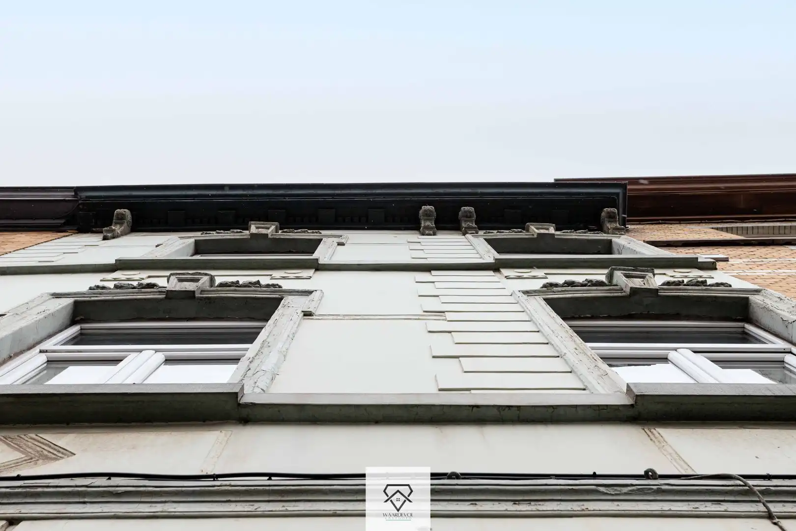 Ruime herenwoning met vernieuwd basiscomfort en ingesloten terras foto 4