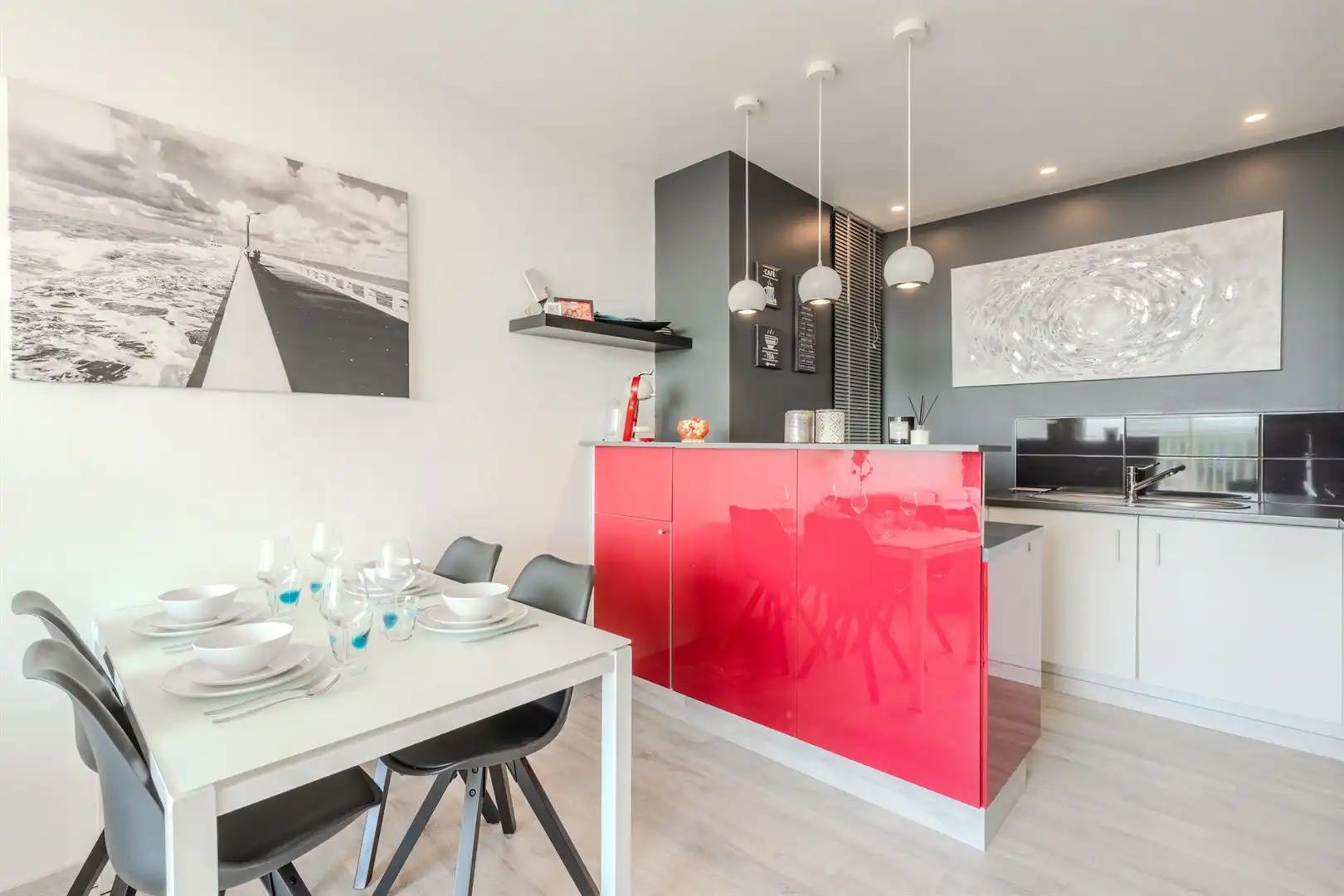 Ruim vernieuwd appartement zuidgericht met unieke zichten foto 7