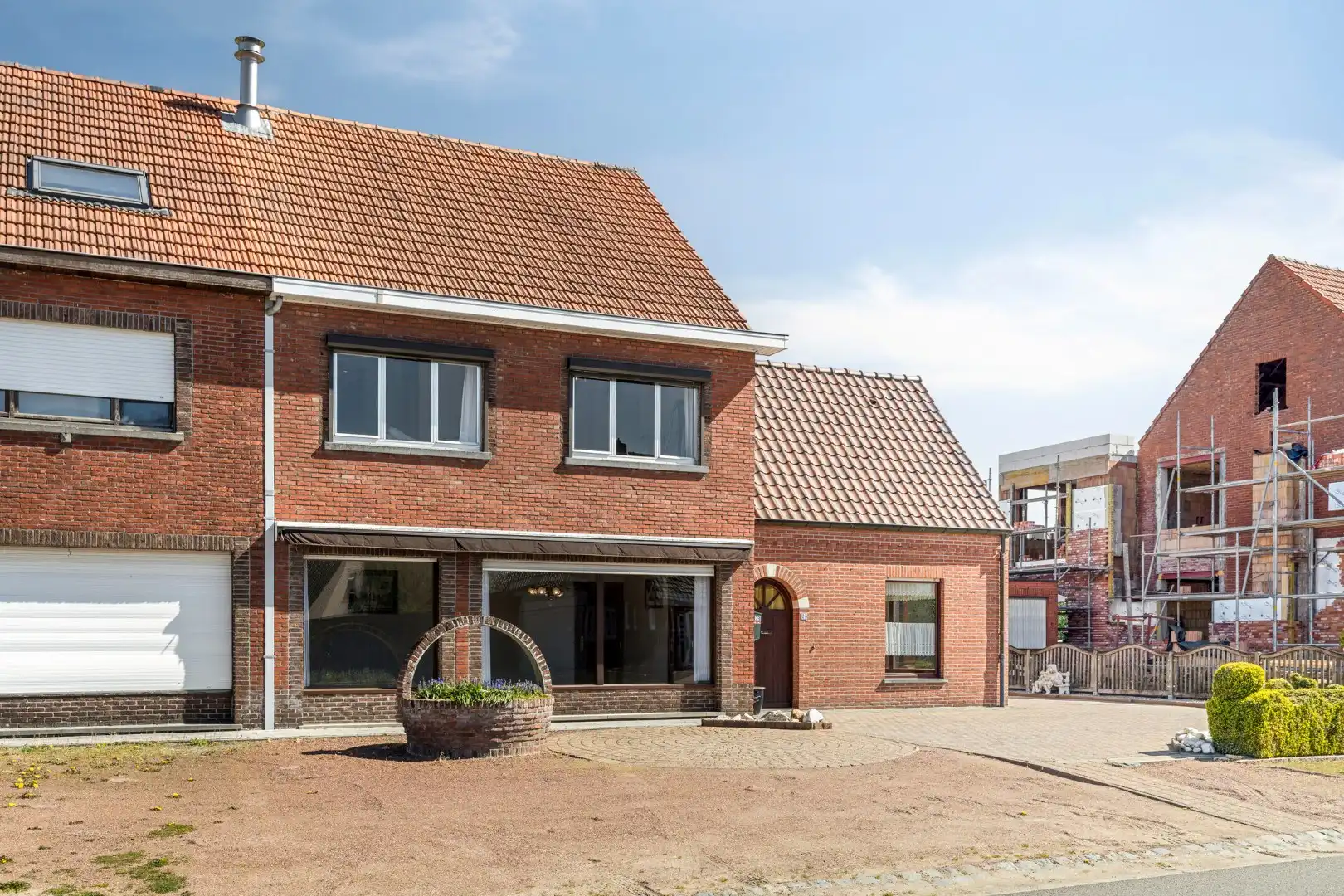 Te renoveren woning met 2 slpks (3de mogelijk) op 642 m² te Geel-Bel ! foto 3